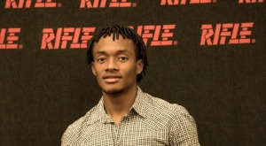 inter Juan-Cuadrado-alla-presentazione-Rifle_collezione-AI-14_15-2