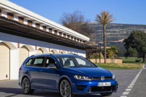 Volkswagen-Golf_R_Variant_2015_1280x960_wallpaper_02