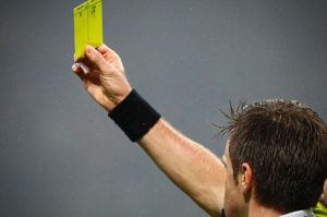 cartellino giallo arbitro