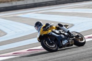 yamaha r1 (1)