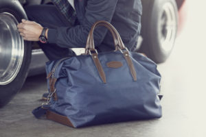 jaguar-e-land-rover-presentano-la-nuova-collezione-di-prodotti-di-merchandising-ispirati-alla-tradizione-jlr_2016_branded_goods_collection_image_271015_04(1)