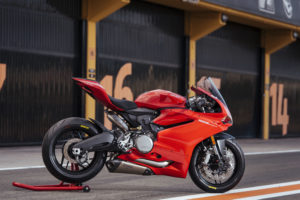 104342-28-959_panigale_statics180