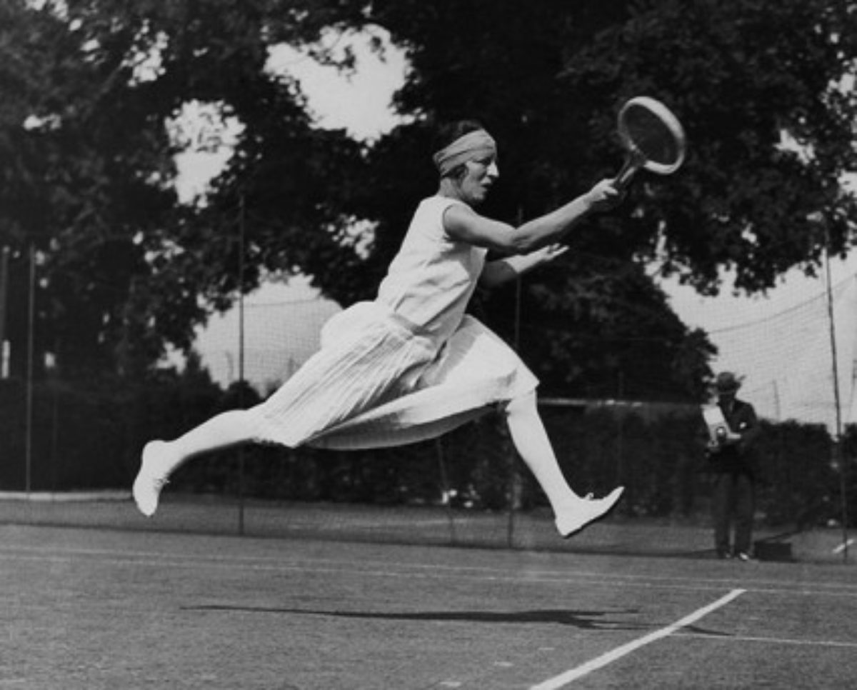 Com'è cambiata la moda nel tennis: dallo stile total white alle divise  fluo, viaggio fra i look dei campioni