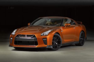 2017-nissan-gtr-02