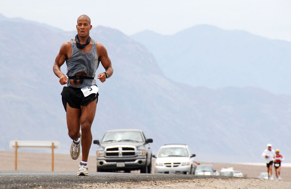http://archive.defense.gov/DODCMSShare/NewsStoryPhoto/2007-07/hrs_DavidGoggins2.jpg