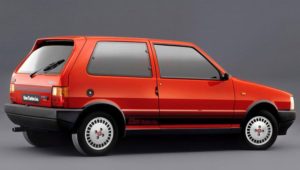 L-Fiat-Uno-Turbo-ie