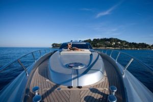 Luxury-yacht-CANADOS-90-665x444