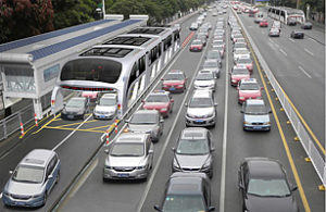 bi_straddlingbus_1122