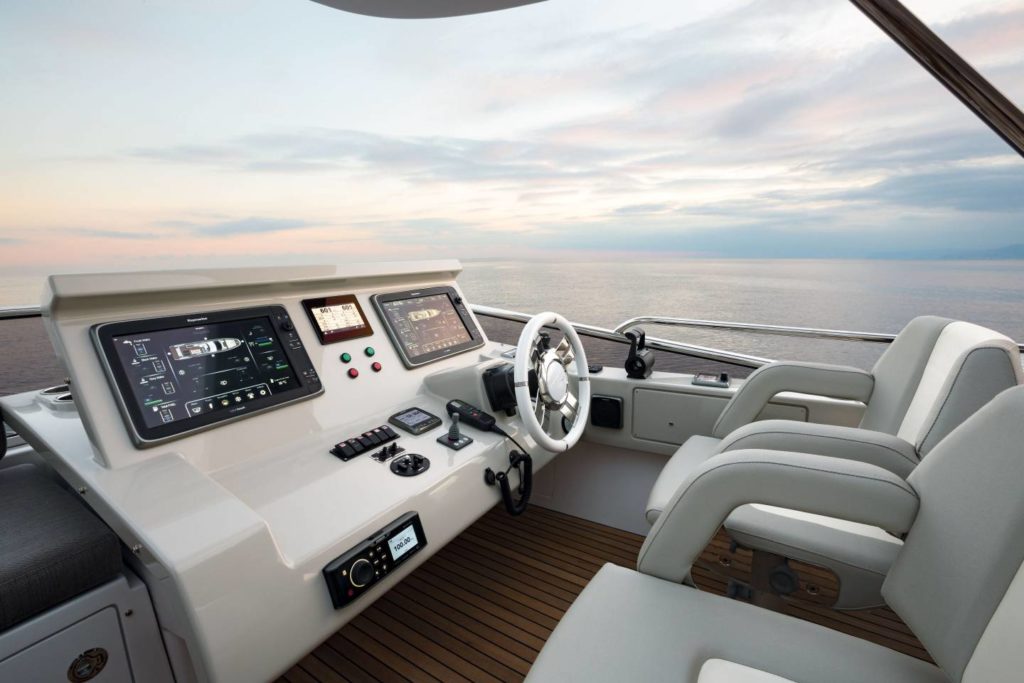 Azimut 66 Flybridge Collection