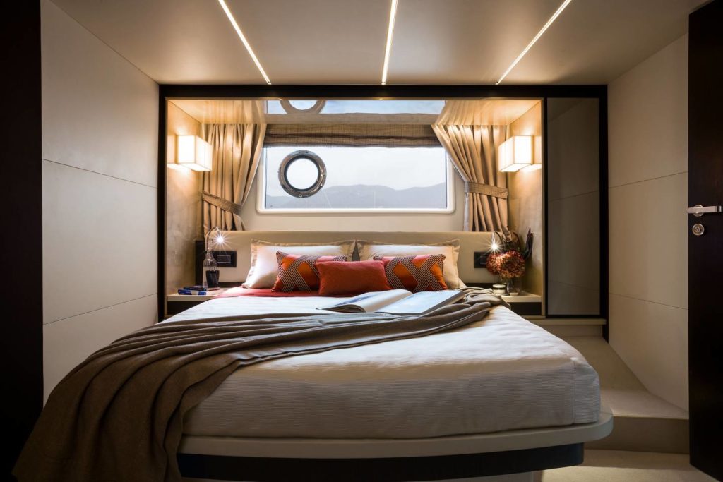 Azimut 66 Flybridge Collection