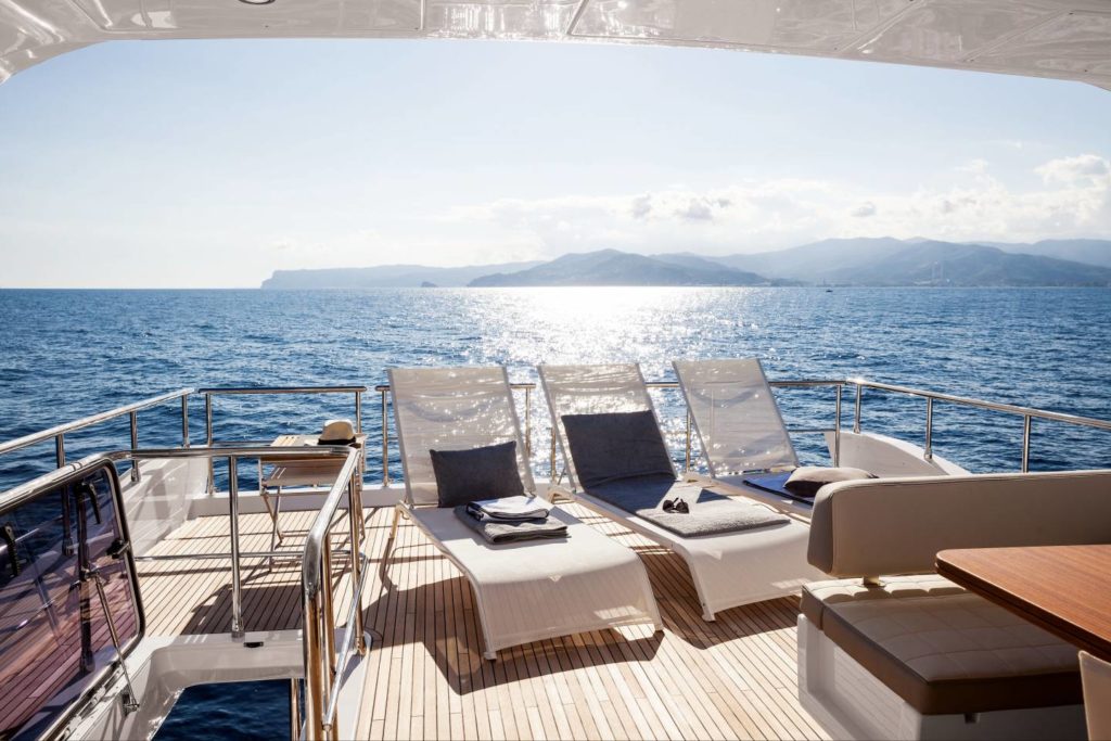 Azimut 72