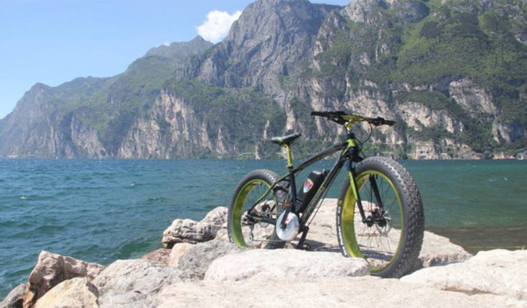 Arriva il kit per trasformare in 12 minuti una normale bici in una  bicicletta elettrica [FOTO]