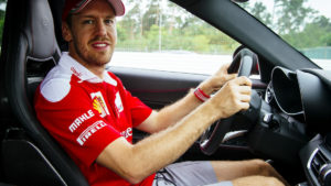 vettel e raiccon con la giulia quadrifoglio (2)
