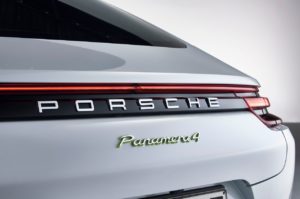 Porsche-Panamera_4_E-Hybrid-2017-1280-0c