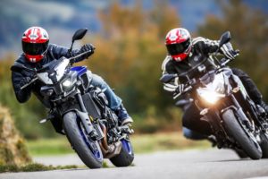 michelin-powerrs_yamaha-mt10_kawasaki-z800e_052
