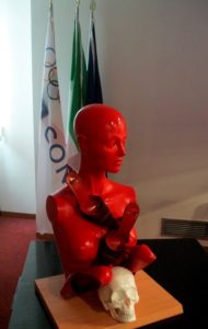1-Presentazione della scultura -Femminicidio- di Guadagnuolo al Palazzo del Coni Roma
