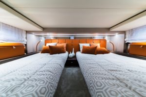 Invictus Yacht 370 GT (24)
