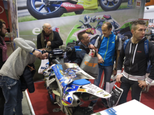 stand 2