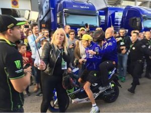 valentino rossi ana cabanillas tifosa bionda