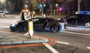 Lamborghini-Aventador-SV-crash-3-e1481576458385