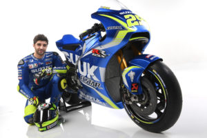 ai29_andrea-iannone_team-suzuki-motogp-2017_gsx-rr-013