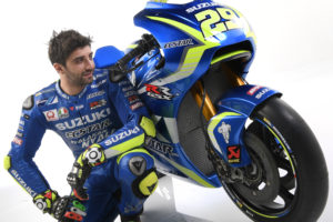 ai29_andrea-iannone_team-suzuki-motogp-2017_gsx-rr-016