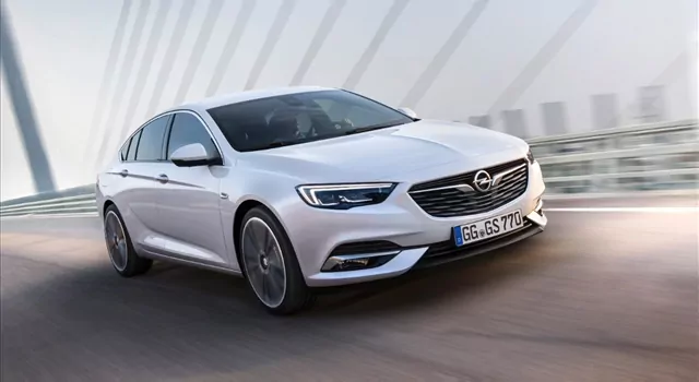 Opel Nuova Insignia