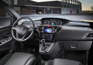 lancia-unyca (1)