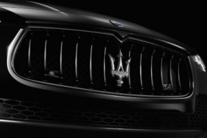 8 - Maserati al NYIAS 2017 - Ghibli Nerissimo Edition - dettaglio calandra