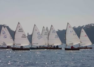 Si è aperta a Rapallo la stagione 2017 del Dinghy 12' Classico con la prima delle cinque prove previste per la 16ª edizione del Trofeo Dinghy 12' Classico 