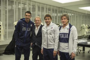 Foto Ufficio Stampa Ermanno Scervino/LaPresse 21-03-2016 Firenze - Italia Sport - Calcio Ermanno Scervino, divise azzurre: scatto speciale con David Michelangelo Primo incontro ufficiale tra Ermanno Scervino e gli Azzurri, avvenuto a Novembre 2015. La Nazionale Azzurra di calcio con le nuove divise firmate dalla Maison Ermanno Scervino. Lo scatto a cura del fotografo d’arte Massimo Listri, sarà effettuato a Firenze, nella prestigiosa Galleria dell’Accademia, ai piedi del David di Michelangelo.Per la prima volta gli Azzurri vengono ritratti in una location inusuale che vuole coniugare l'eccellenza Italiana sotto molteplici punti di vista: sport, cultura, arte, moda. Nella foto: Buffon, Ermanno Scervino, Conte, Oriali DISTRIBUTION FREE OF CHARGE - NOT FOR SALE