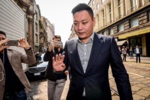 Yonghong Li all'Armani Hotel per la chiusura della trattativa per l'acquisto del Milan