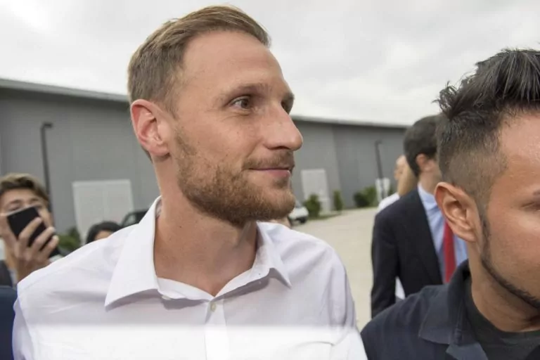 howedes