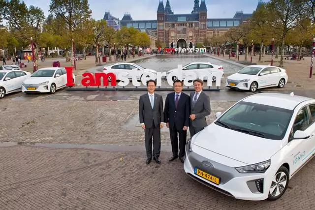 Hyundai IONIQ Car Sharing Amsterdam