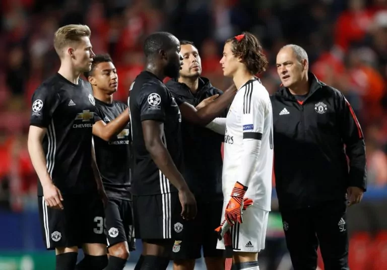 Mile Svilar, Benfica