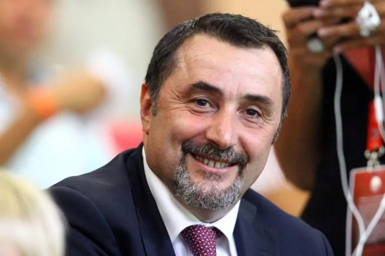 Mirabelli, Milan