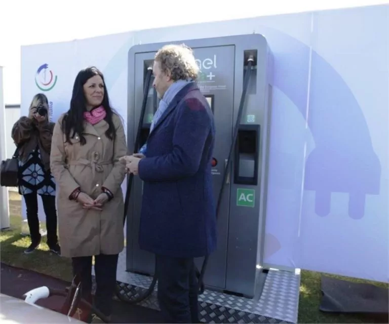Inaugurazione colonnina EVA+, Grande Raccordo Anulare di Roma - Selva Candida