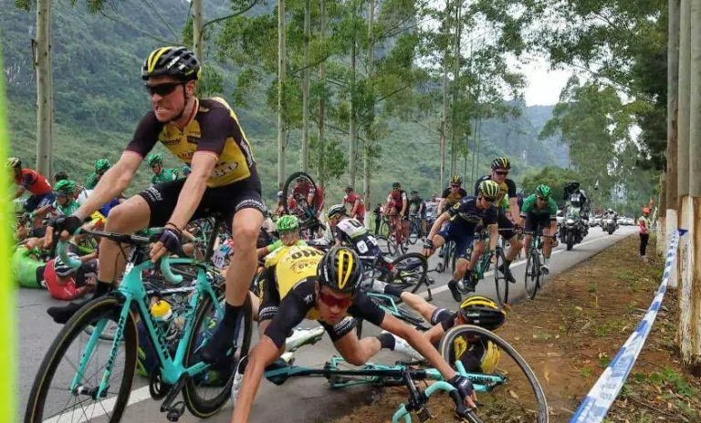 caduta Tour di Guangxi