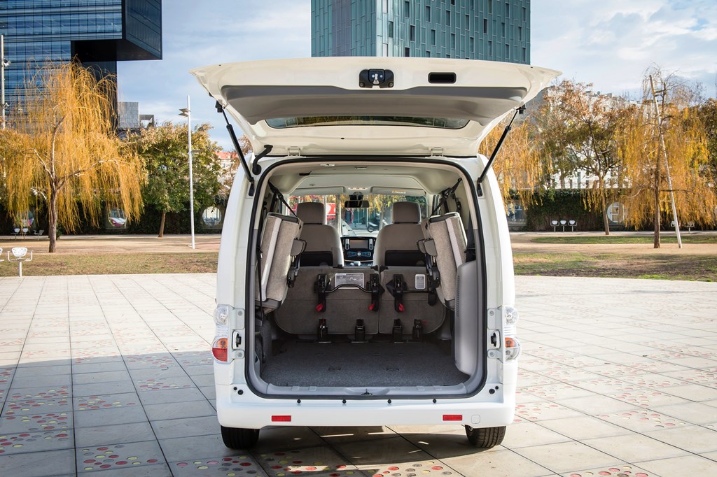 nissan e-NV200 van