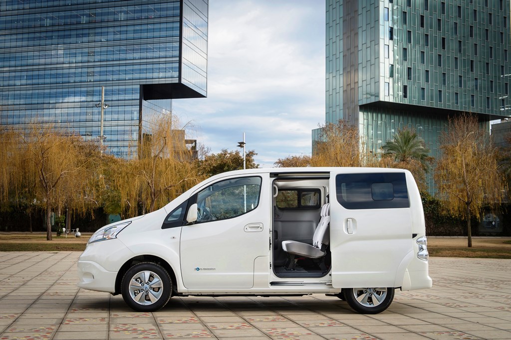 nissan e-NV200 van
