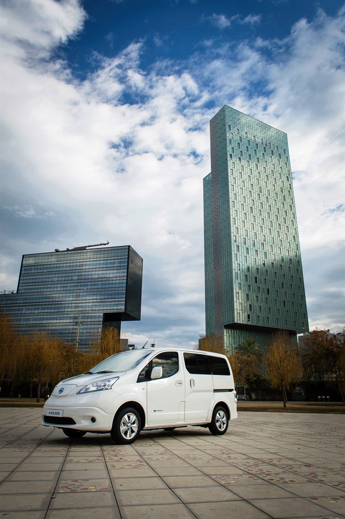 nissan e-NV200 van