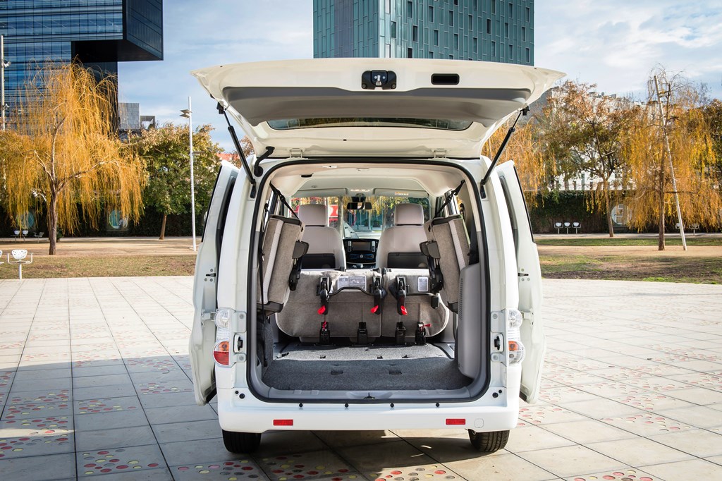 nissan e-NV200 van