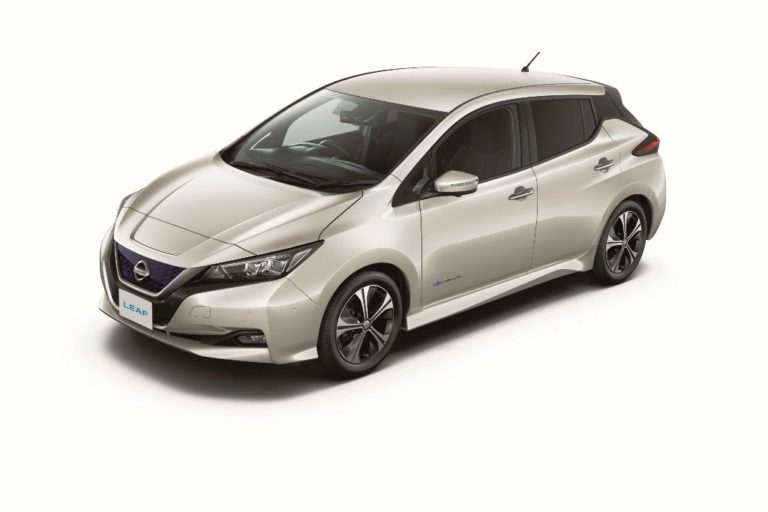 nuova nissan leaf