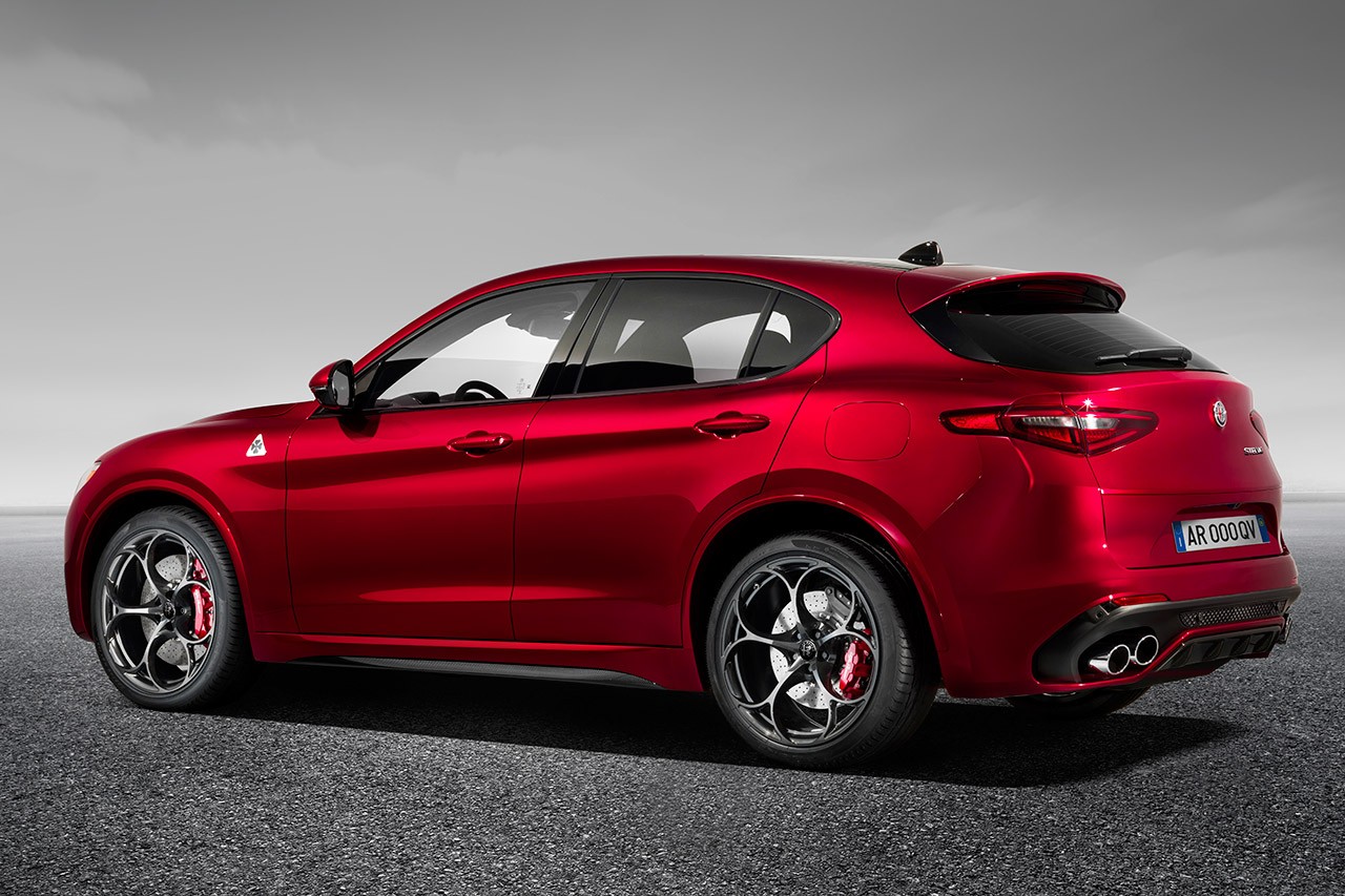 Alfa romeo stelvio 2023