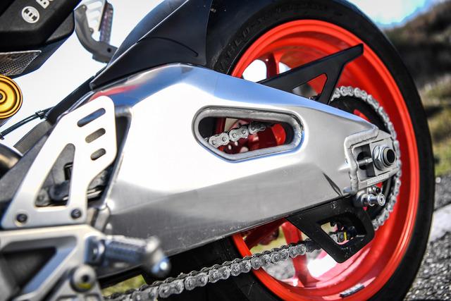 Aprilia Tuono V4 1100