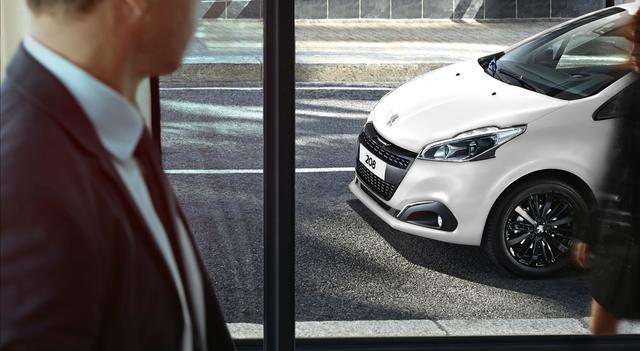 Peugeot 208 Black Line