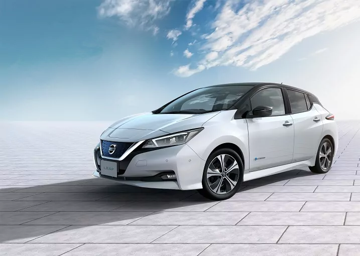 nuova nissan leaf