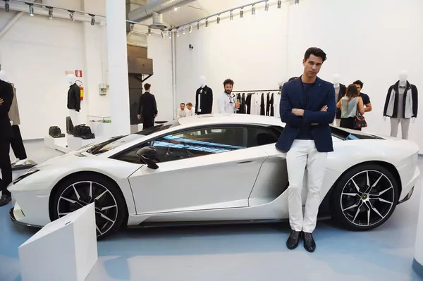 Milano Fashion Week lamborgini