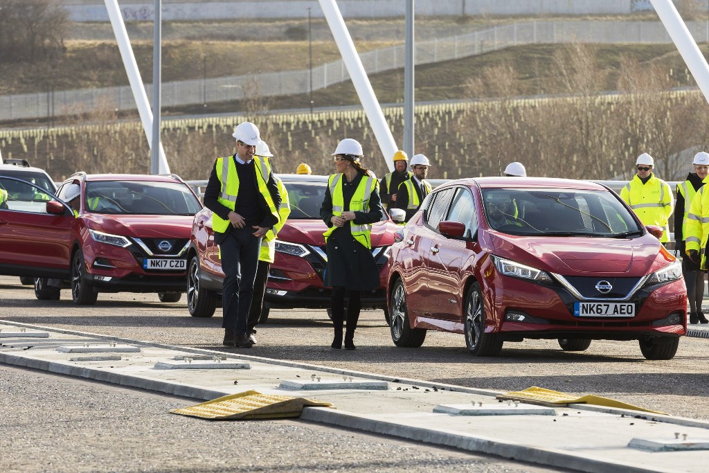 Nuova Nissan LEAF: i duchi di Cambridge passeggiano a Sunderland a bordo della 100% elettrica
