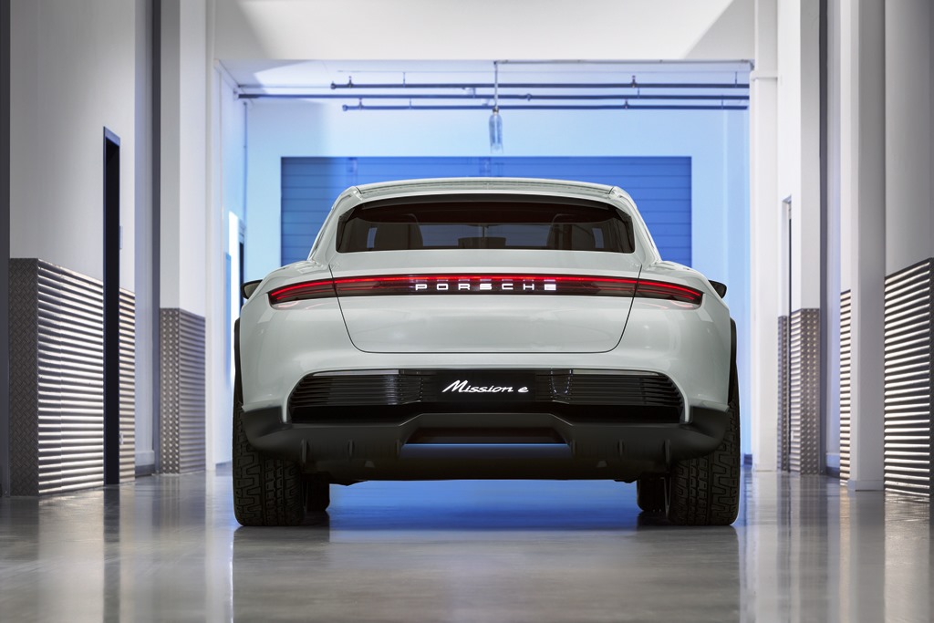 Porsche Mission E Cross Turismo